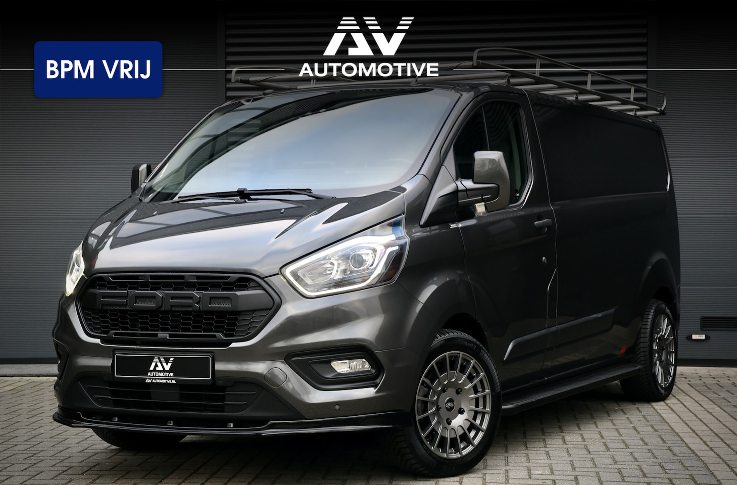 Ford Transit Custom - 300 2.0 TDCI L2H1 | Raptor Edition | Navigatie | Camera | CarPlay | Lane Assist | Trekhaak - AutoWereld.nl