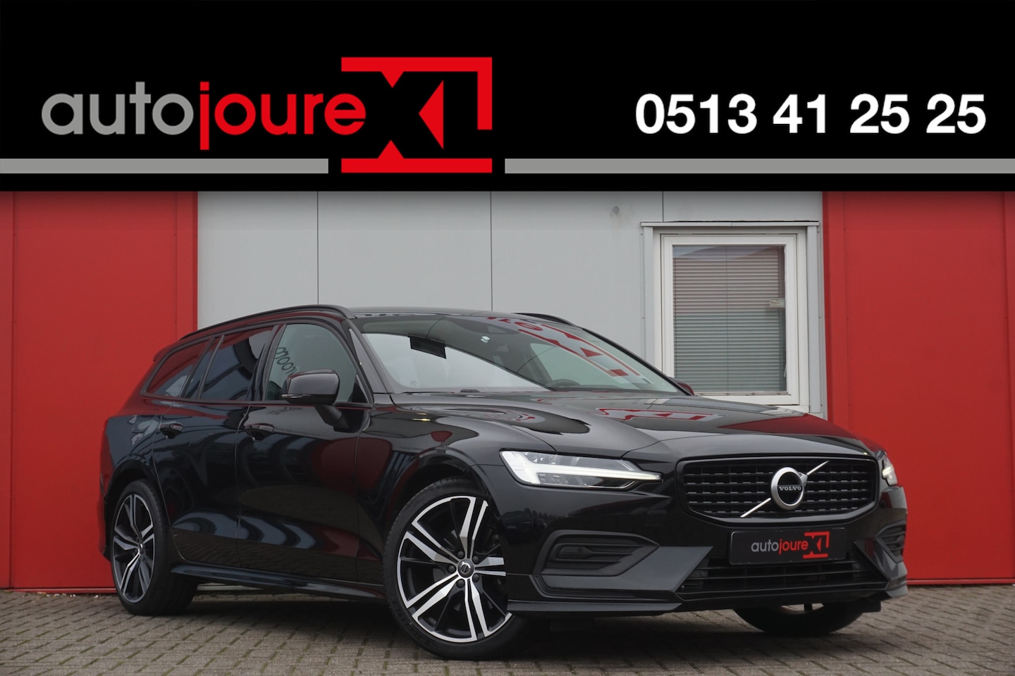 Volvo V60 - 2.0 B3 Momentum | Leder | ACC | Styling Kit | Camera | Origineel NL | - AutoWereld.nl