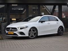 Mercedes-Benz A-klasse - 180 AMG | SFEERVERLICHTING | PANORAMADAK | MEMORY SEATS | PREMIUM SOUND | CAMERA | APPLE C