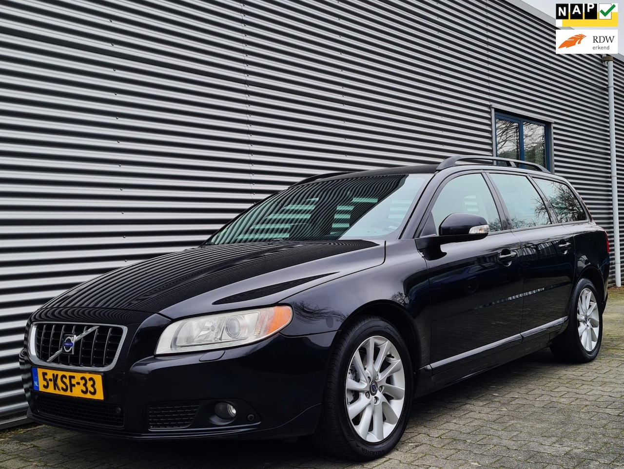 Volvo V70 - 2.0F Summum 02-2008 Black Sapphire Metallic YOUNGTIMER!! BTW AUTO!! - AutoWereld.nl