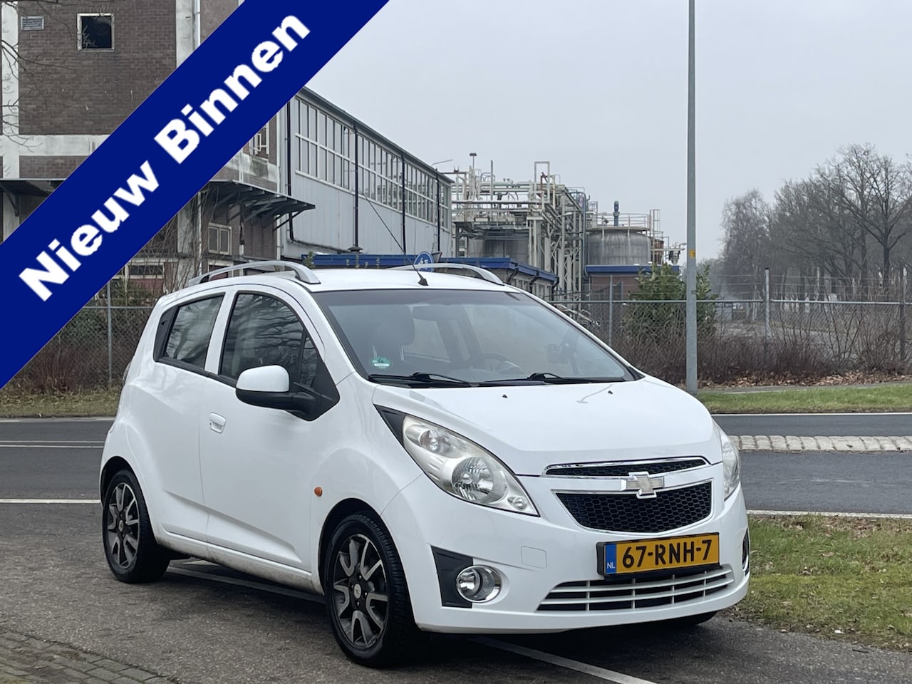 Chevrolet Spark - 1.0 16V LS Bi-Fuel | 5 Deurs | Navigatie | Airco | LM Velgen | Afneembare Trekhaak - AutoWereld.nl