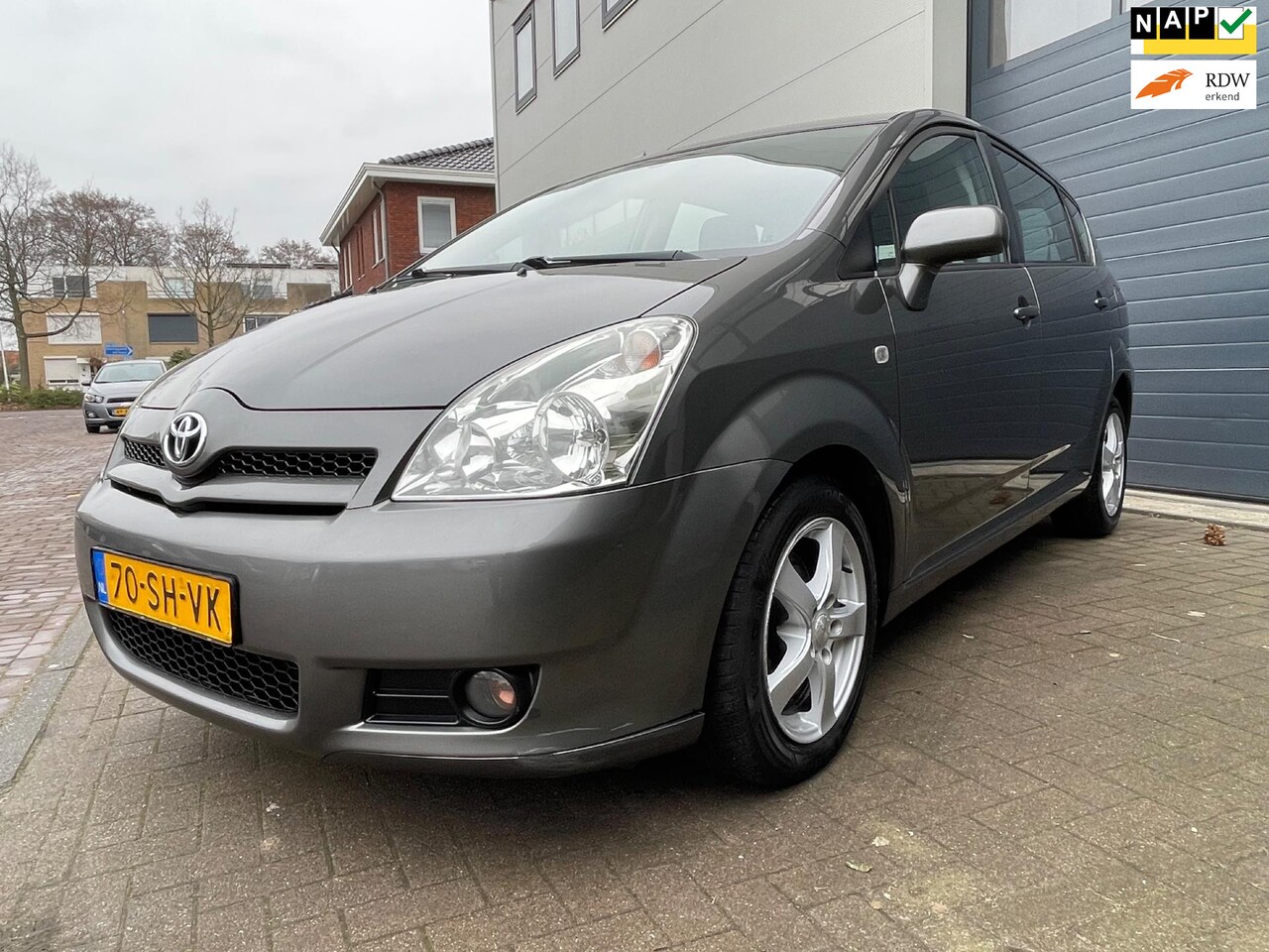 Toyota Verso - 1.8 VVT-i Sol 7pesoons/Cruise-c/Climate-c/2e Eigenaar/Trekhaak/Lmv/Elek-pakket/ - AutoWereld.nl