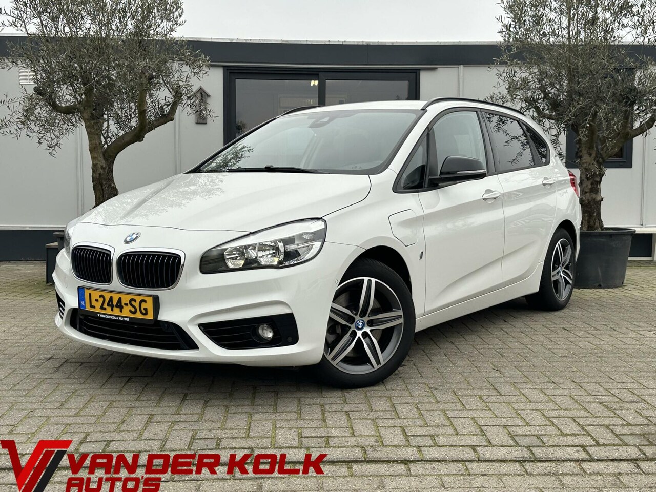 BMW 2-serie Active Tourer - 225xe iPerformance Xenon Navi Cruise Climate - AutoWereld.nl