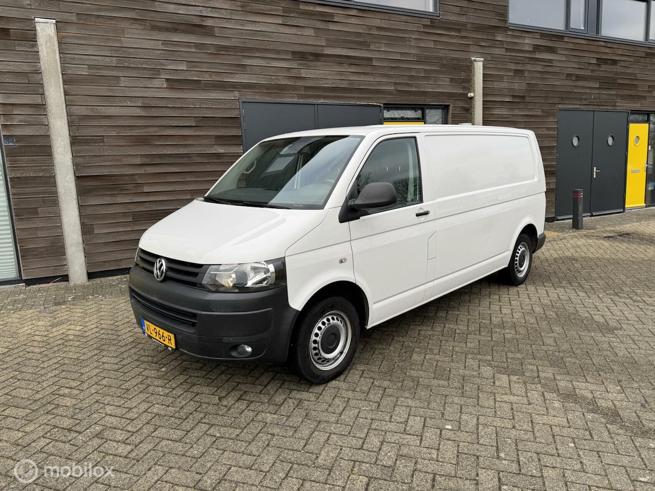 Volkswagen Transporter - 2.0 TDI L2H1 Highline nette staat NAP - AutoWereld.nl