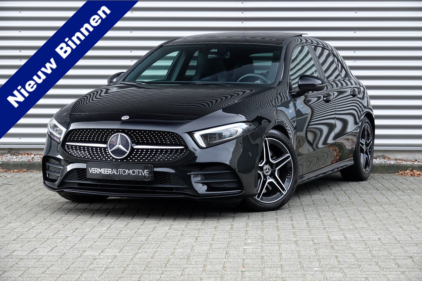 Mercedes-Benz A-klasse - 250 Premium Plus AMG Line | Nightpakket | Pano | Camera | Sfeer | Burmester | Carplay | - AutoWereld.nl