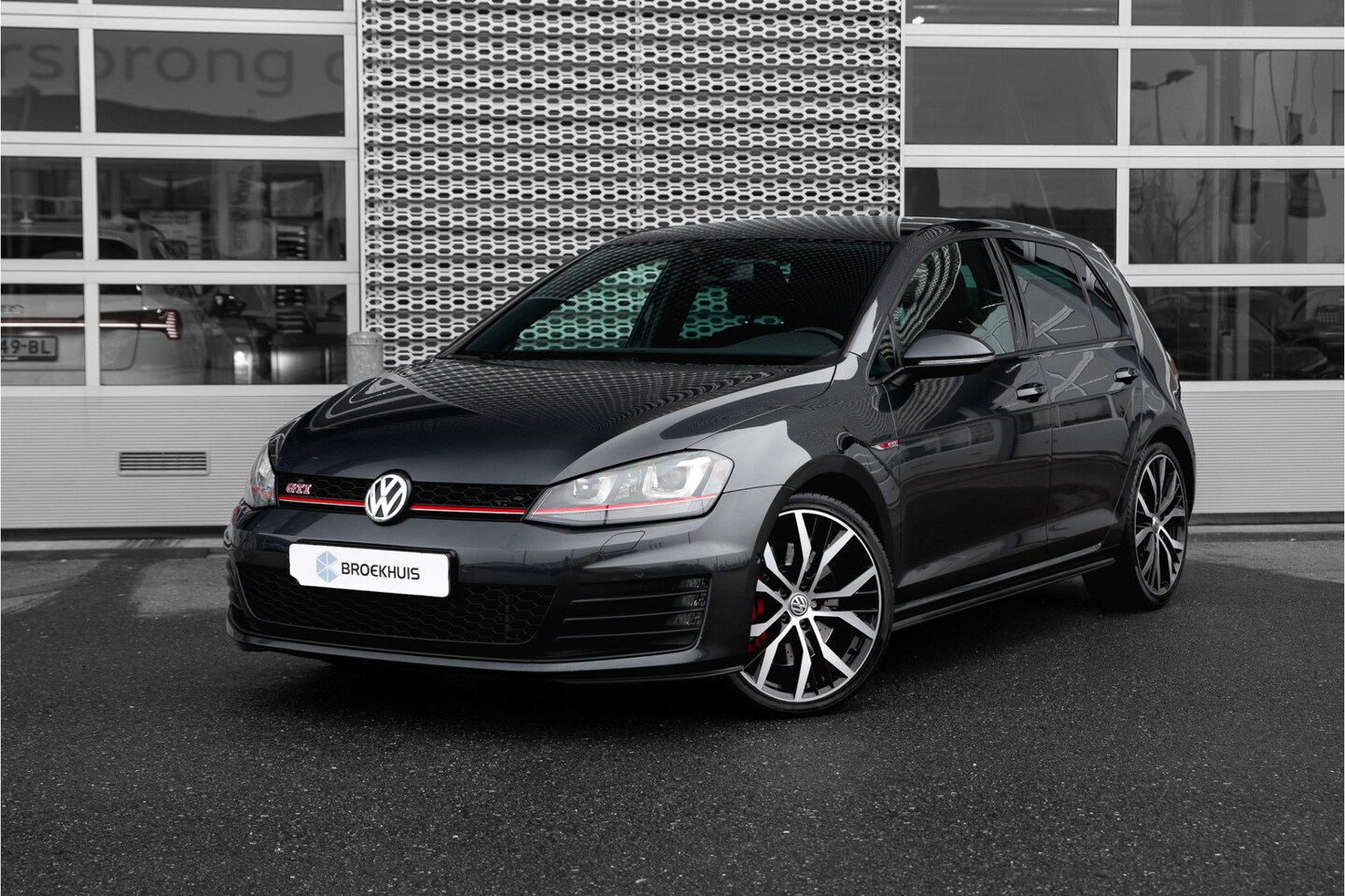 Volkswagen Golf - 2.0 TSI GTI DSG Performance | 19" | Navi | - AutoWereld.nl