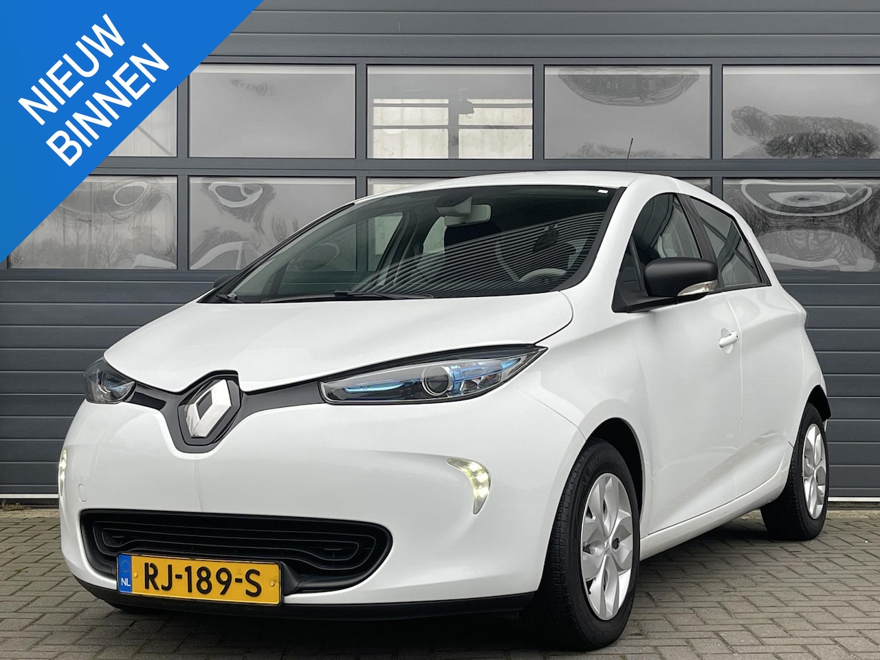 Renault Zoe - LIFE 41 kWh I KOOPACCU I AUTOMAAT I CRUISE CONTROL I NAVIGATIE I KEYLESS ENTRY - AutoWereld.nl