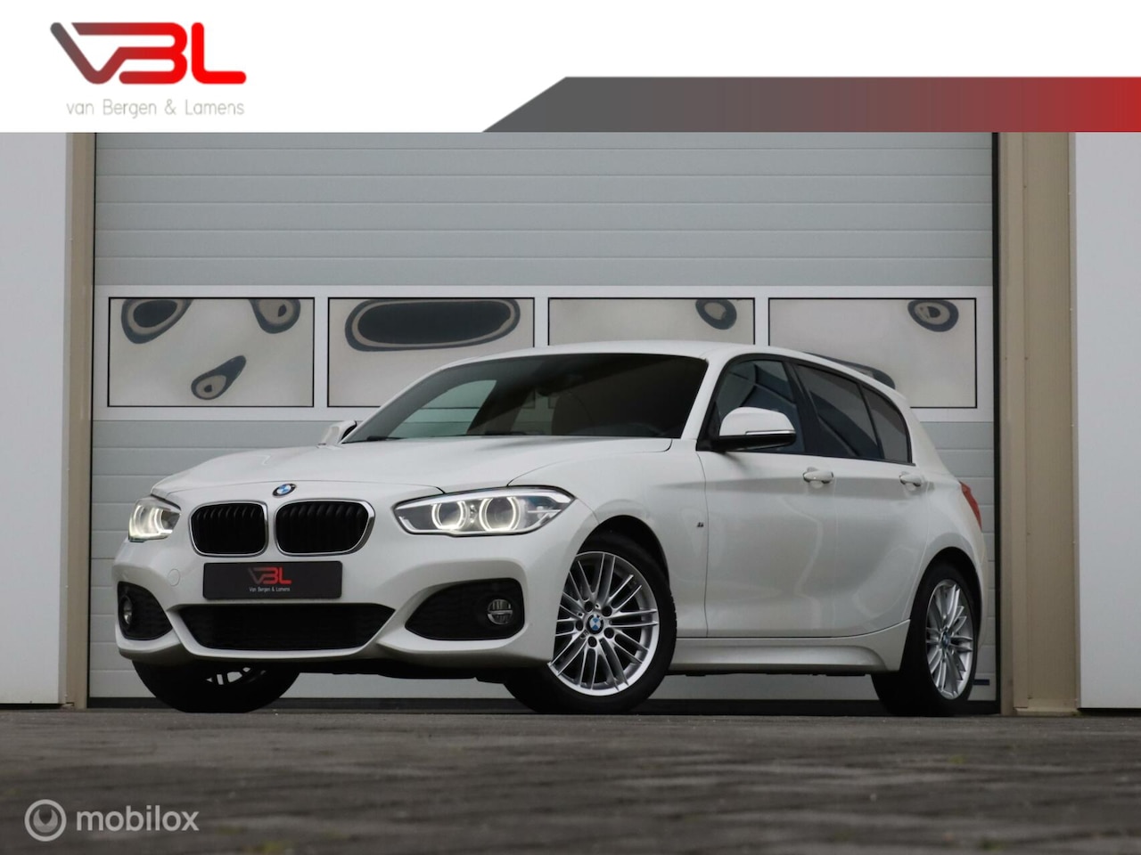 BMW 1-serie - 116d Executive | M-sport | Shadowline | Sportstoelen | Automaat | All-seasonbanden | - AutoWereld.nl