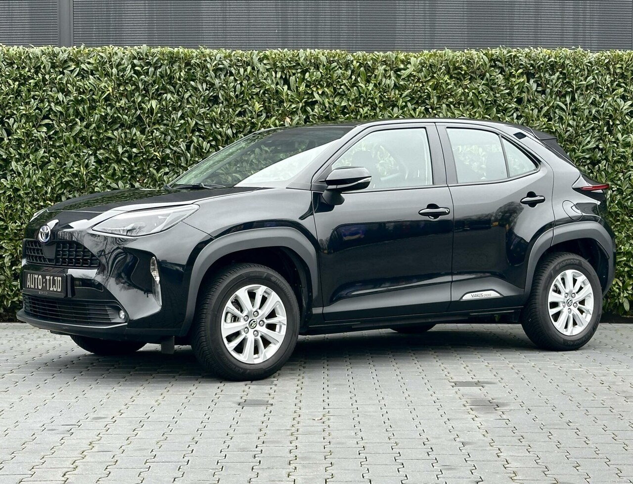 Toyota Yaris Cross - 1.5 Hybrid Comfort 1.5 Hybrid COMFORT, BTW AUTO, CARPLAY, CRUISE, CAMERA, NAVI, ECC-AIRCO, LED, LICHTMETAAL 1 - AutoWereld.nl