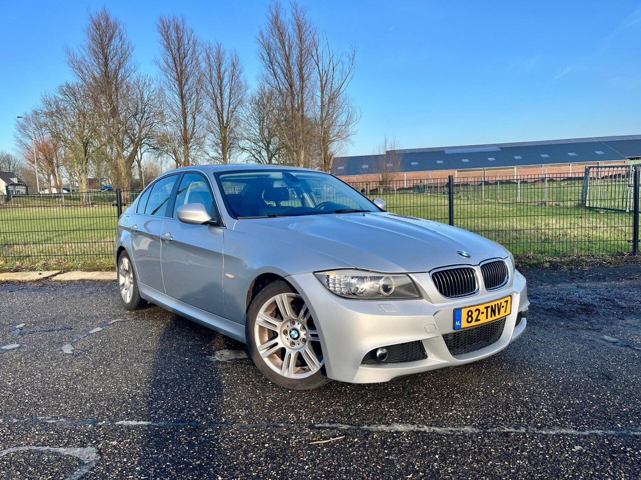 BMW 3-serie - 318i M-Pakket / 136pk / Groot navigatie scherm / Leder / Climaatregeling - AutoWereld.nl