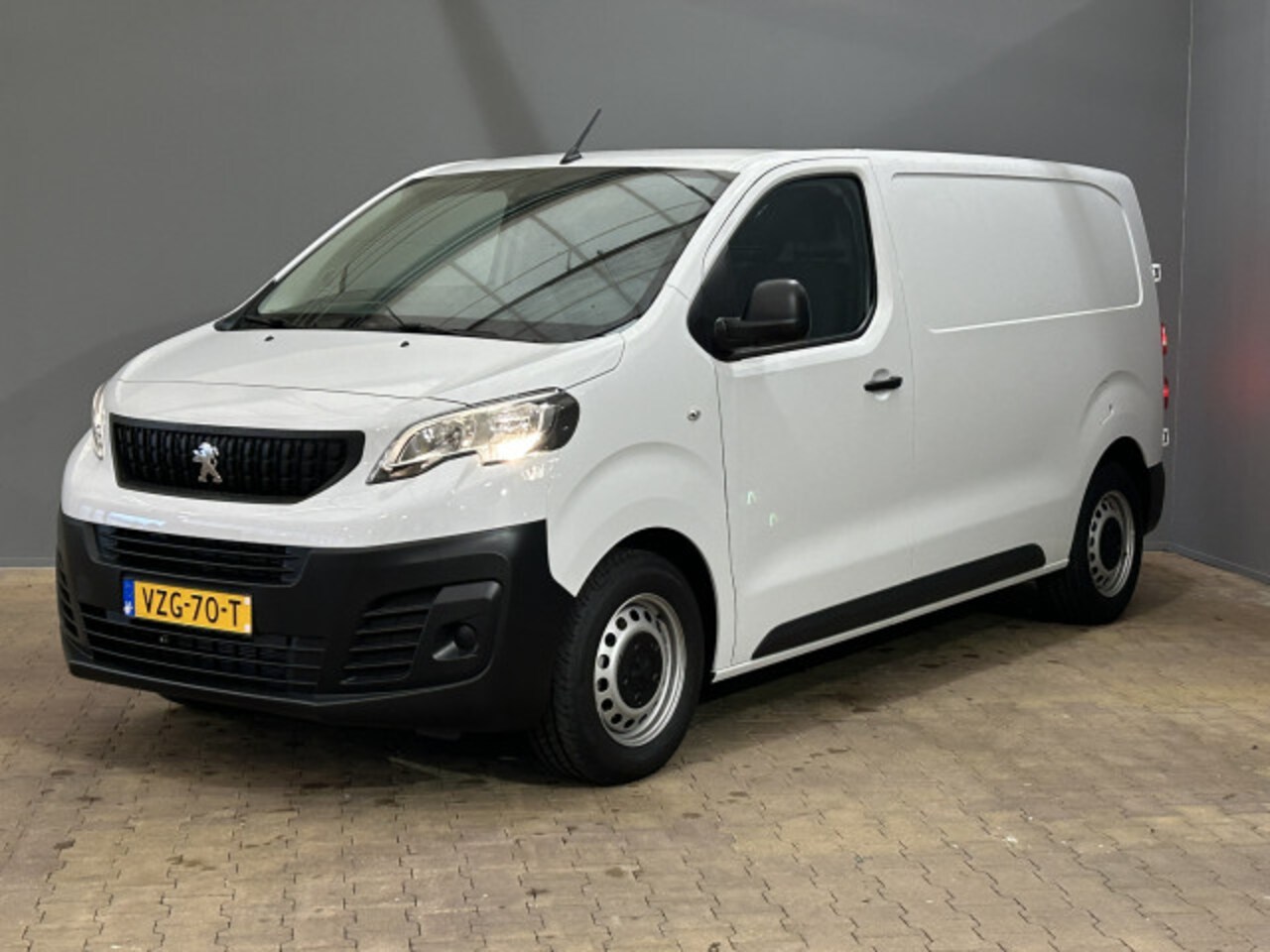 Peugeot Expert - 2.0 BlueHDI 145 S&S L2 | airco | cruise control | elektrische ramen voor - AutoWereld.nl