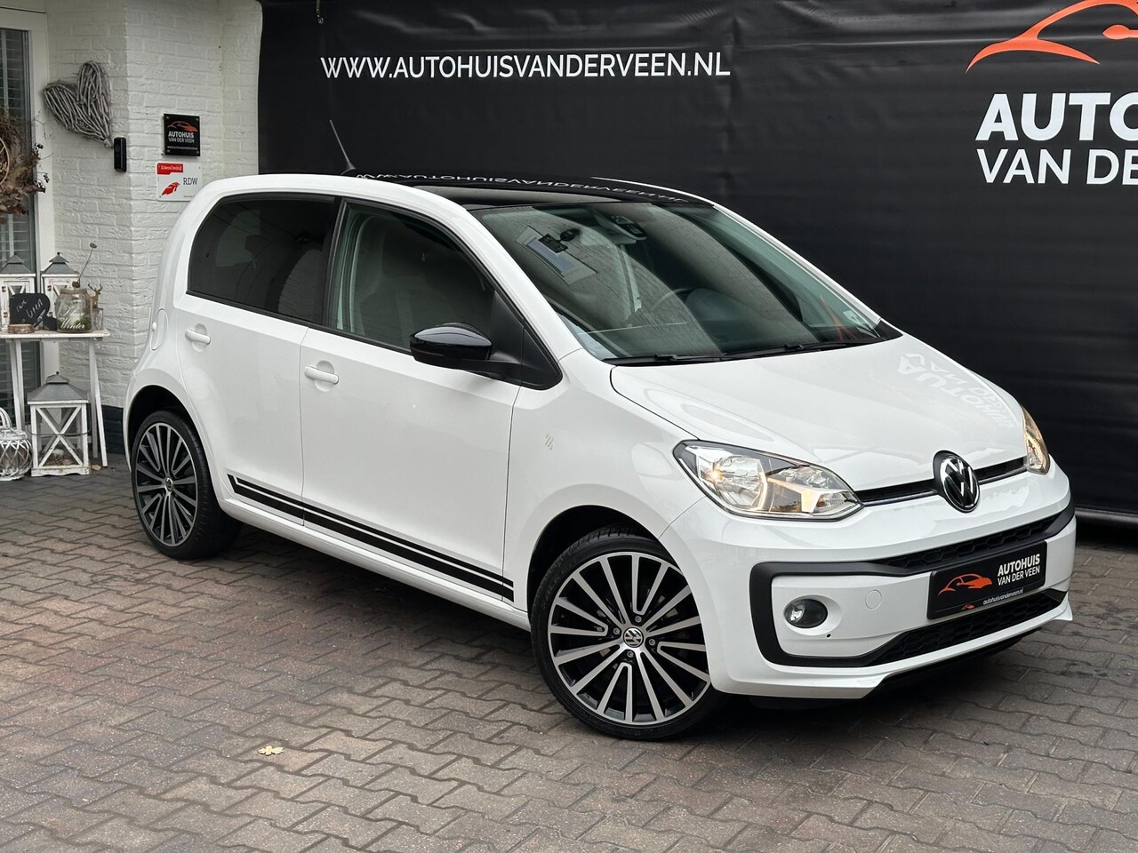 Volkswagen Up! - 1.0 BMT High Up! 78.674 km, Cruise/ PDC/Camera/Clima/Polygon/Etc! - AutoWereld.nl