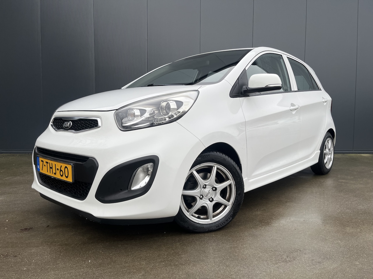 Kia Picanto - 1.2 CVVT 4 CILINDER 86 PK Plus Pack LED AIRCO 14 INCH LMV - AutoWereld.nl