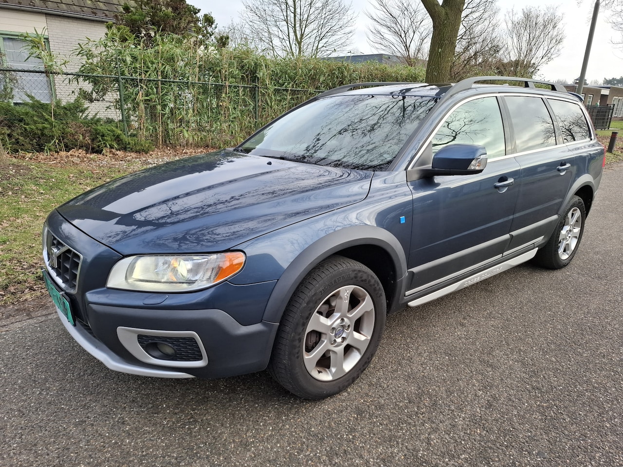 Volvo XC70 - 2.4 D5 Automaat Summum| Leder | Schuifdak | Navigatie | Full options! - AutoWereld.nl