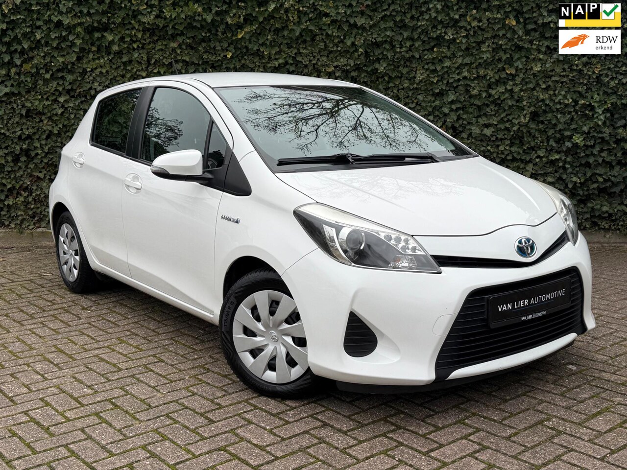 Toyota Yaris - 1.5 Full Hybrid | Cruise | Camera | Clima - AutoWereld.nl