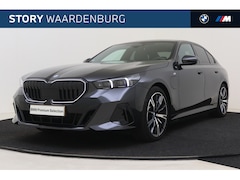 BMW 5-serie - 530e High Executive M Sport Automaat / Panoramadak / Trekhaak / Parking Assistant Professi