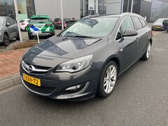 Opel Astra Sports Tourer - 1.4 Turbo Sport + | 18'' | Leder | Camera | Afn. trekhaak | AGR-stoelen | Xenon | NAV | St