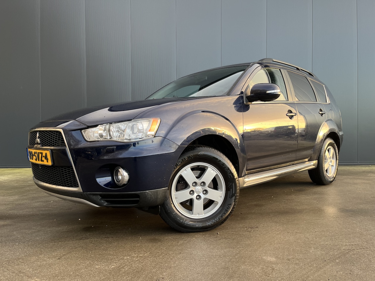 Mitsubishi Outlander - 2.0 Edition One NAVI CRUISE ECC TREKHAAK - AutoWereld.nl