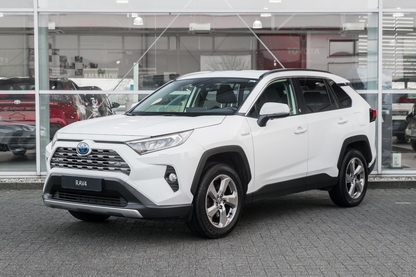 Toyota RAV4 - 2.5 Hybrid 222pk AWD Team-D |1650KG trekgewicht - AutoWereld.nl