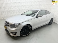 Mercedes-Benz C-klasse Coupé - 180 Edition 1 AMG LEER NAVI PDC