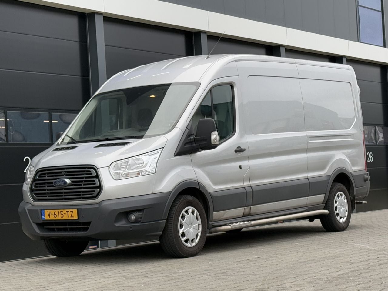 Ford Transit - 2.0 TDCI L3H2 Navi AUTOMAAT - AutoWereld.nl