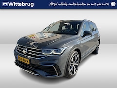 Volkswagen Tiguan - 1.4 TSI eHybrid 2x R-Line / AUTOMAAT/ PANO/ TREKHAAK/ CAMERA/ PARK. SENSOREN/ DCC/ MATRIX/