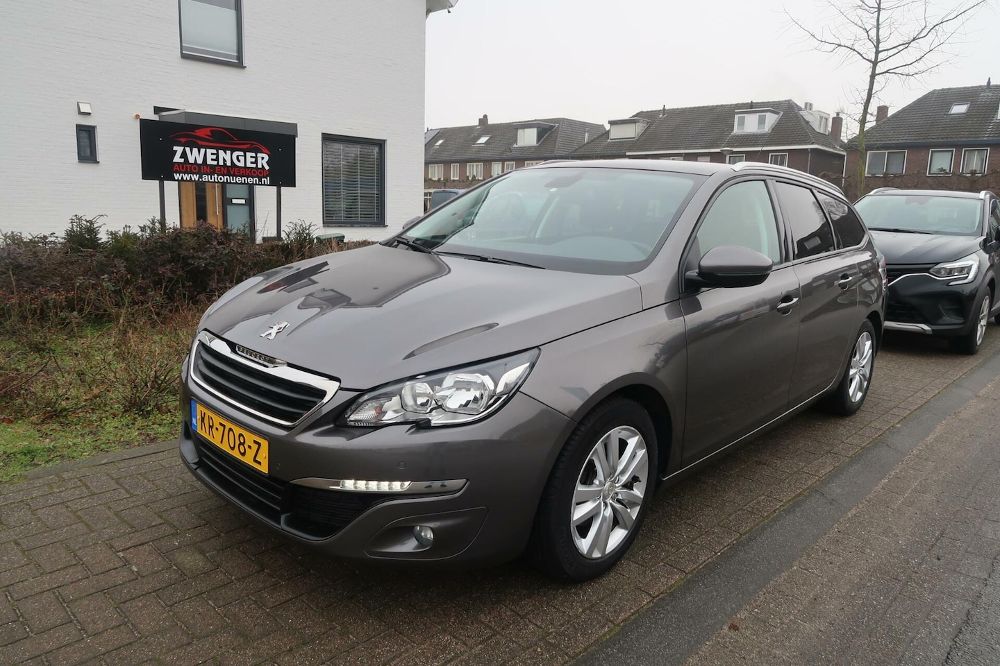 Peugeot 308 SW - 1.2 110pk|PANORAMADAK|NAVIGATIE|TREKHAAK|BLUETOOTH|DEALER ONDERHOUDEN - AutoWereld.nl