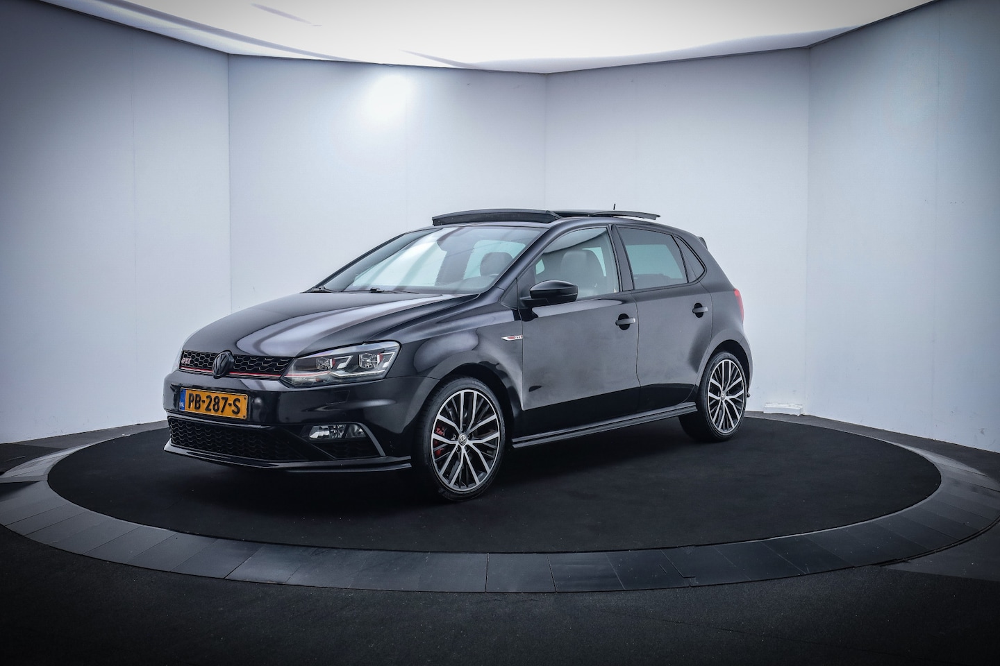 Volkswagen Polo - GTI 1.8 Dsg PANO/CAMERA/BEARLOCK/STOEL.VW/CLIMA/FULL.LED - AutoWereld.nl