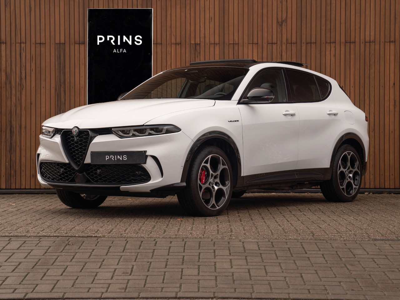 Alfa Romeo Tonale - 1.3T PHEV 280pk Veloce | Pano-dak | Bianco Pastello | LED-matrix | CarPlay | 360 cam | Win - AutoWereld.nl