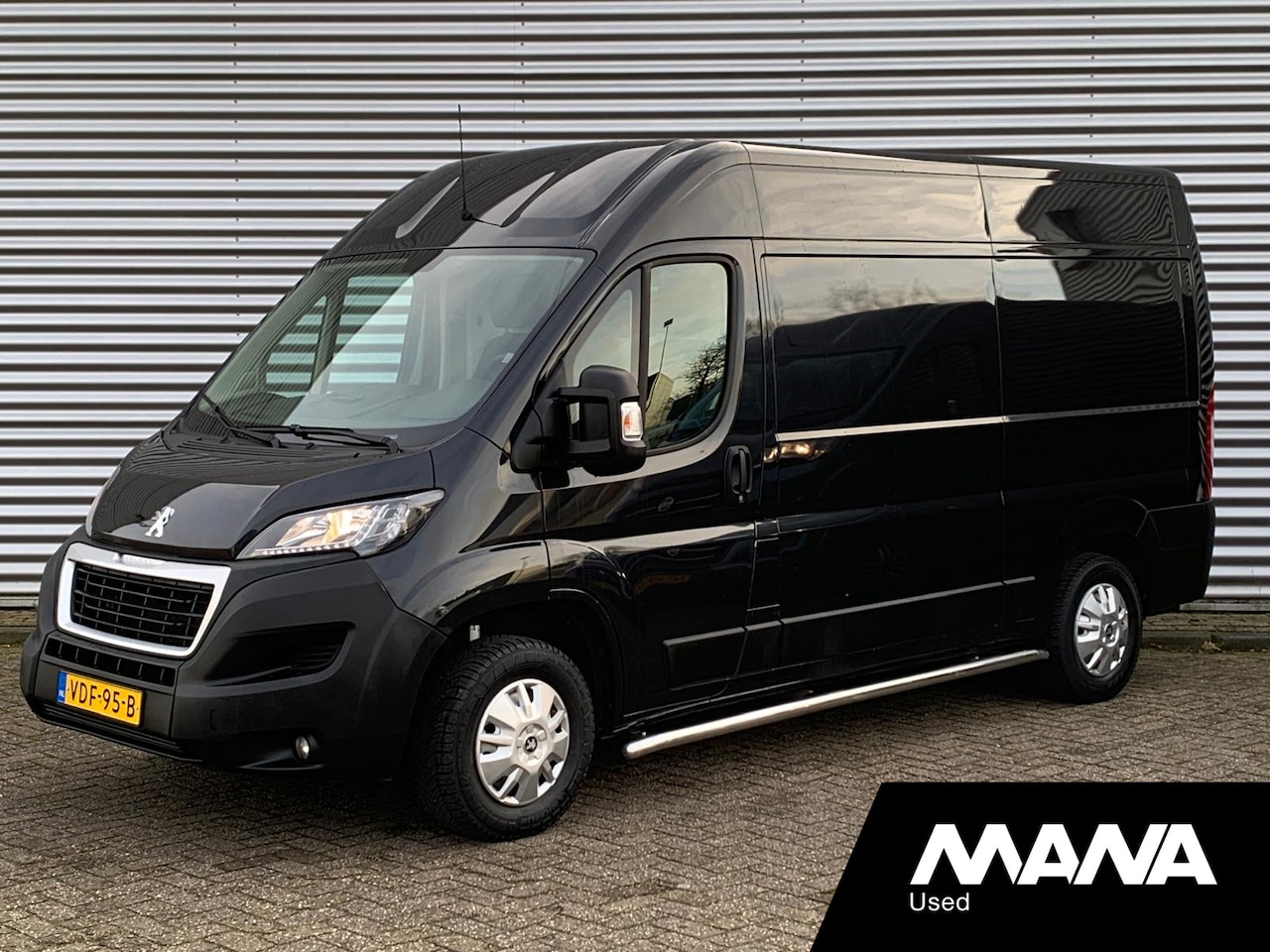 Peugeot Boxer - 330 2.2 140pk L2H2 Premium Navi Camera Climatronic Bluetooth Sensoren Trekhaak Cruise Bijr - AutoWereld.nl