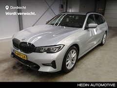 BMW 3-serie Touring - 318i Sportline | Trekhaak | Camera| Hifi | Winter en Zomerset