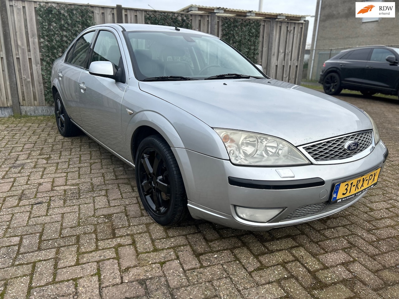 Ford Mondeo - 1.8-16V Platinum - NIEUWE APK - AIRCO - NAP - Stoelverwarming - Trekhaak - H.Leer - AutoWereld.nl