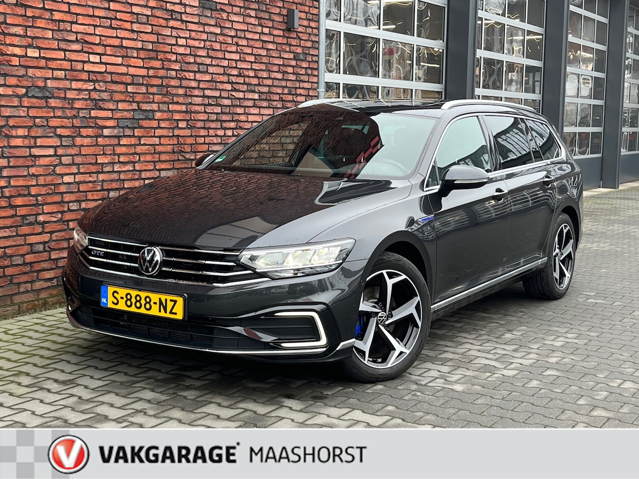 Volkswagen Passat Variant - 1.4 TSI PHEV GTE Business Achteruitrijcam./Adapt.Cruise/Navi/PDC/LED/DAB/Clima/Airco/PanoD - AutoWereld.nl