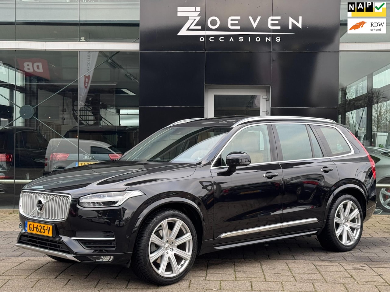 Volvo XC90 - 2.0 D5 AWD First Edition 2.0 D5 AWD First Edition - AutoWereld.nl