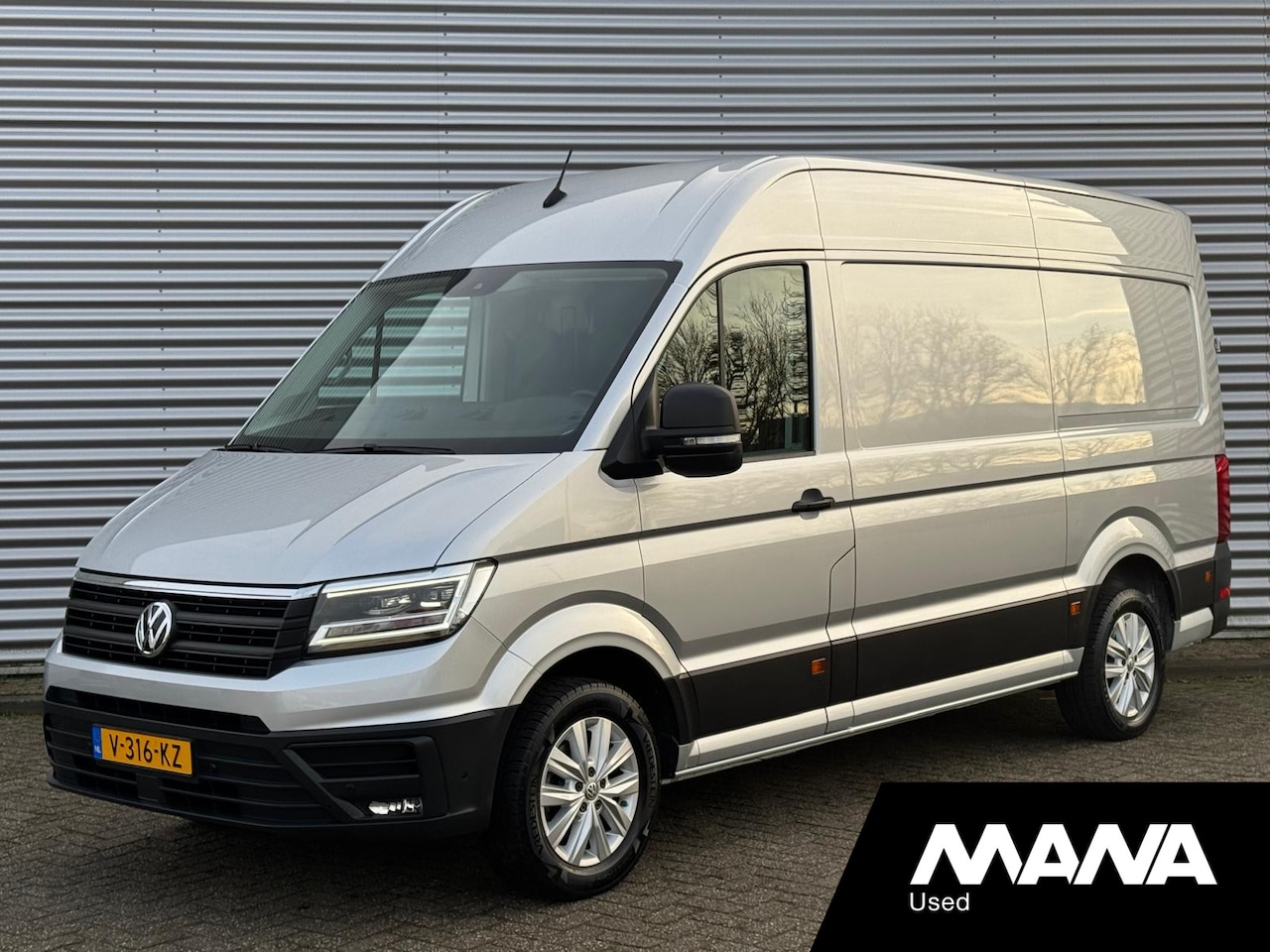 Volkswagen Crafter - 30 2.0 TDI L3H3 180PK LED Automaat LM velgen Camera Sensoren ACC Massagestoel Parkeerhulp - AutoWereld.nl