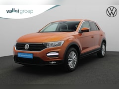 Volkswagen T-Roc - 1.0 TSI 115PK Style | Trekhaak | Stoelverwarming | Navi | Parkeersensoren voor/achter | Ap