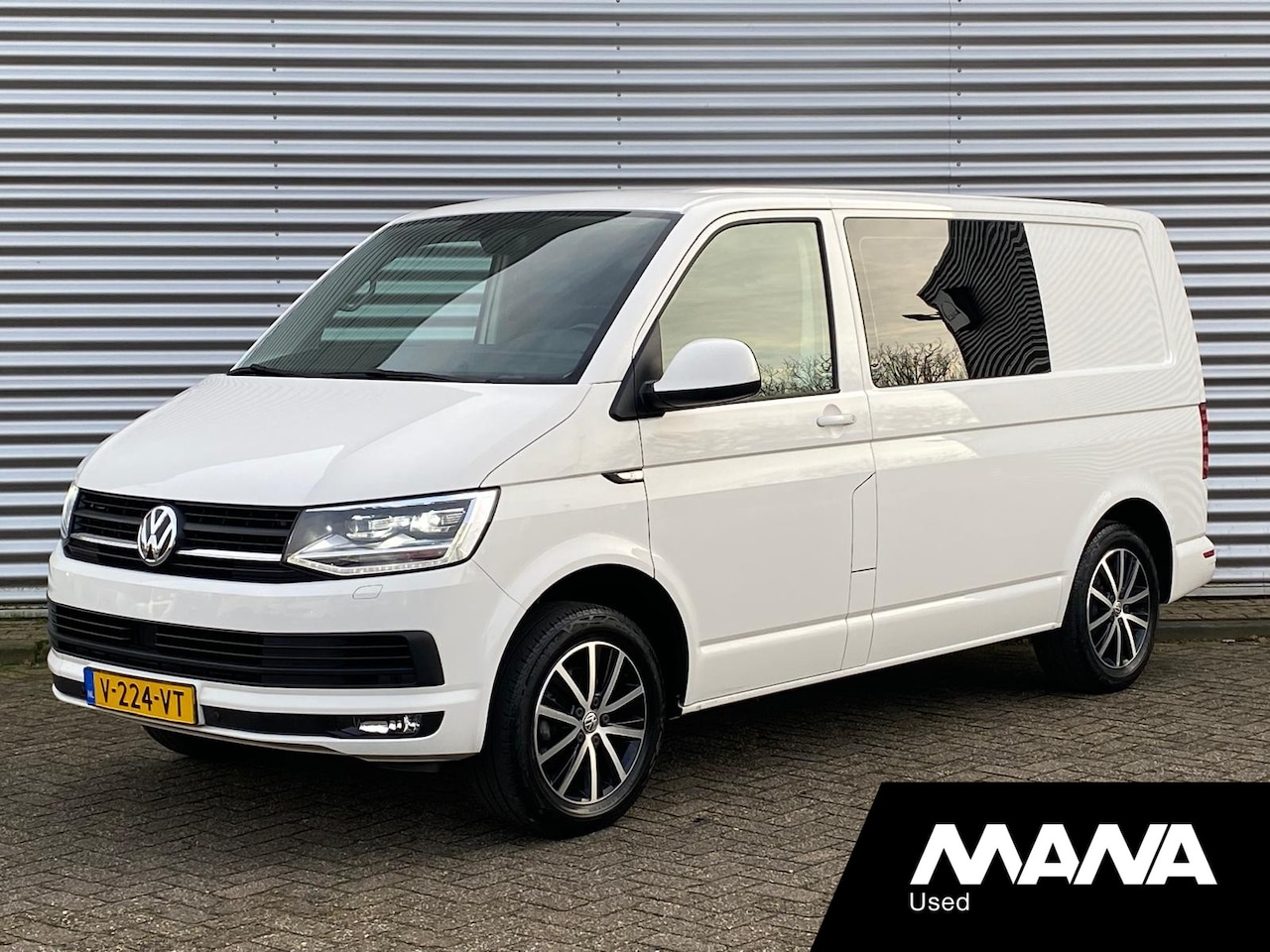 Volkswagen Transporter - 2.0 TDI L1H1 Highline DC LM velgen Sensoren ACC Multifunctioneel stuurwiel Start/Stop - AutoWereld.nl