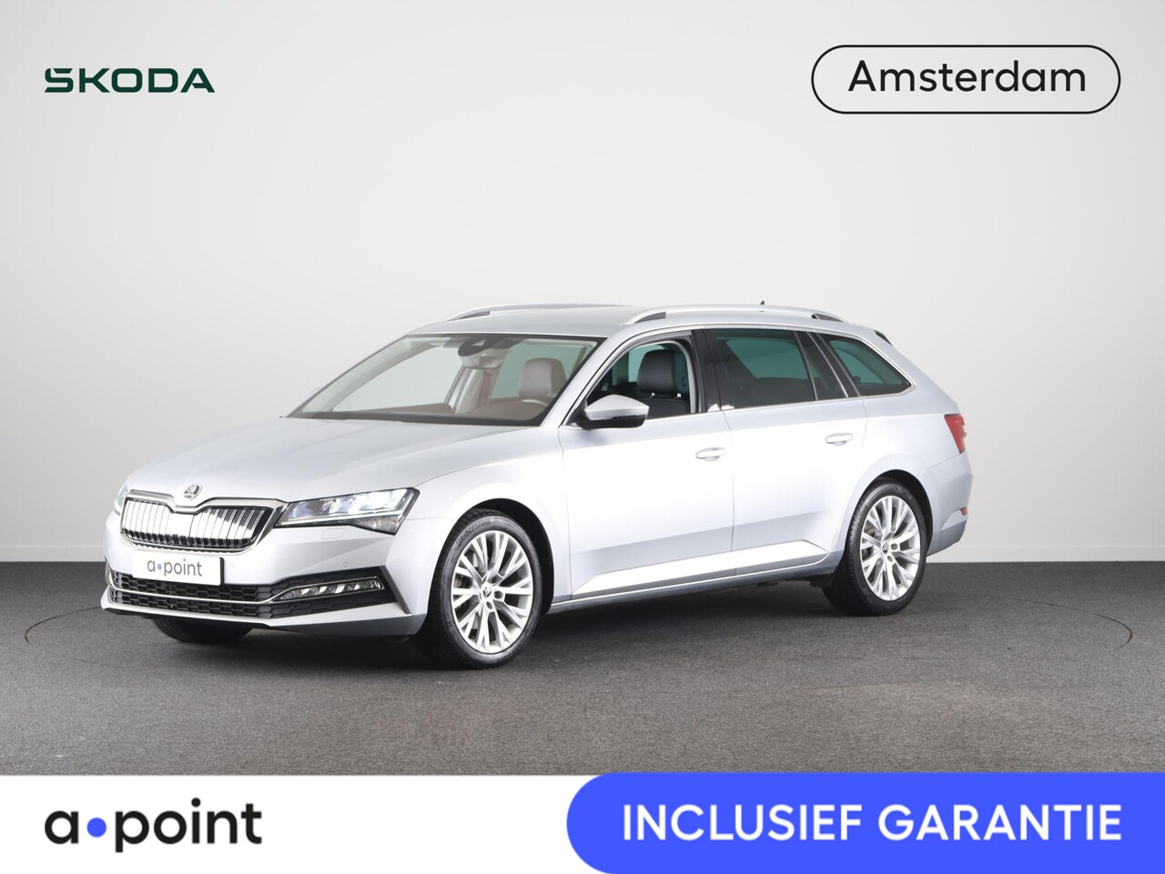 Skoda Superb Combi - 1.4 TSI iV Business Edition 218 pk Automaat (DSG) | Navigatie | Trekhaak (wegklapbaar) | P - AutoWereld.nl