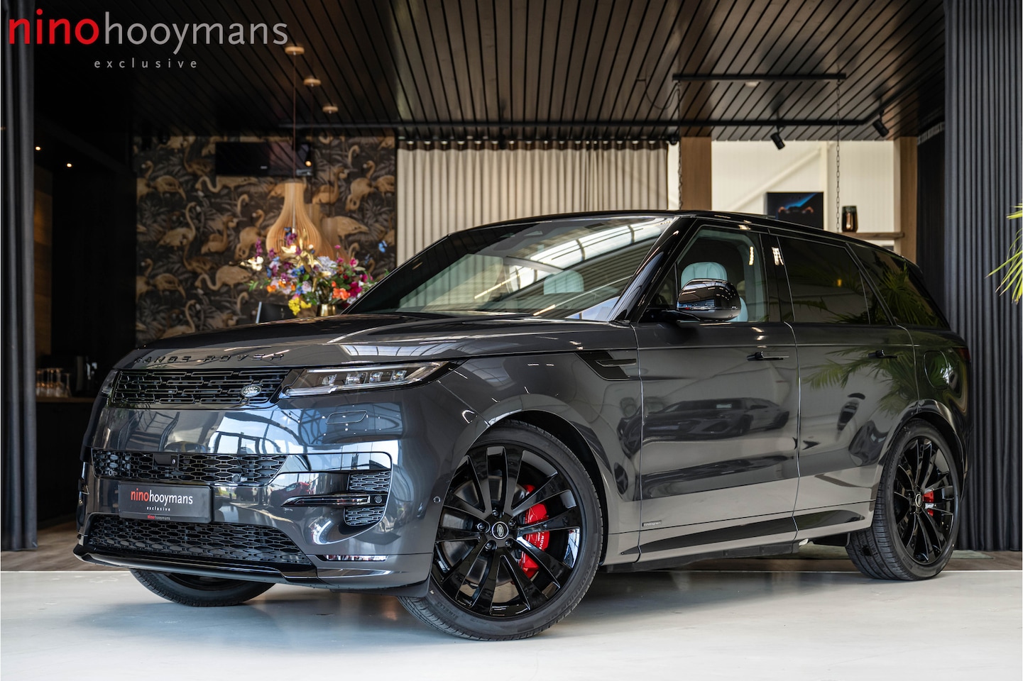 Land Rover Range Rover Sport - P550e Autobiography | Black Pack | Panorama | Massage | HUD | Meridian | Trekhaak - AutoWereld.nl