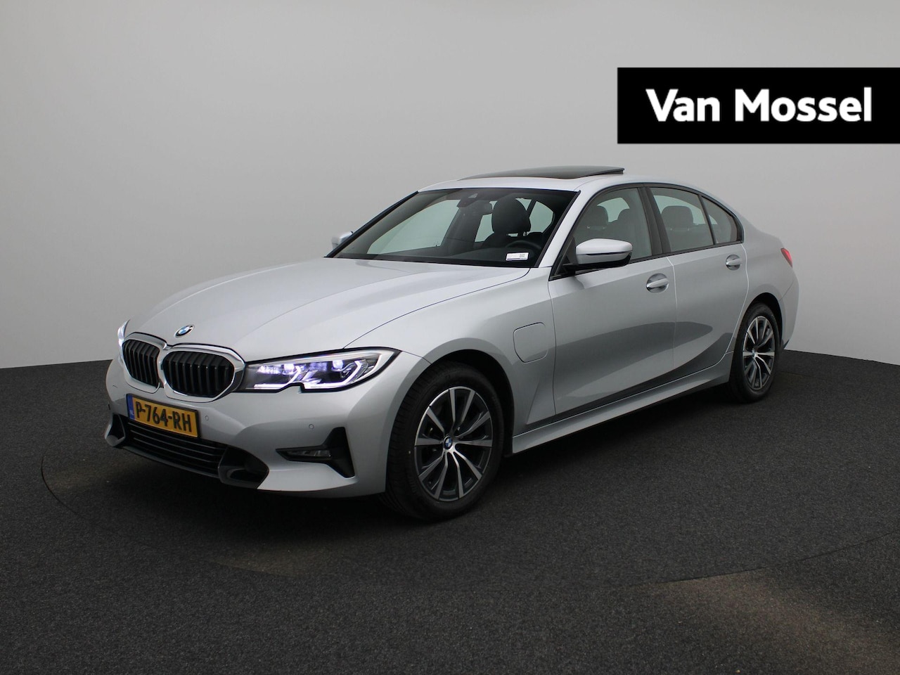 BMW 3-serie - 320e Business Edition Plus | PANORAMADAK | APPLE CARPLAY - ANDROID AUTO | CLIMATE CONTROL - AutoWereld.nl