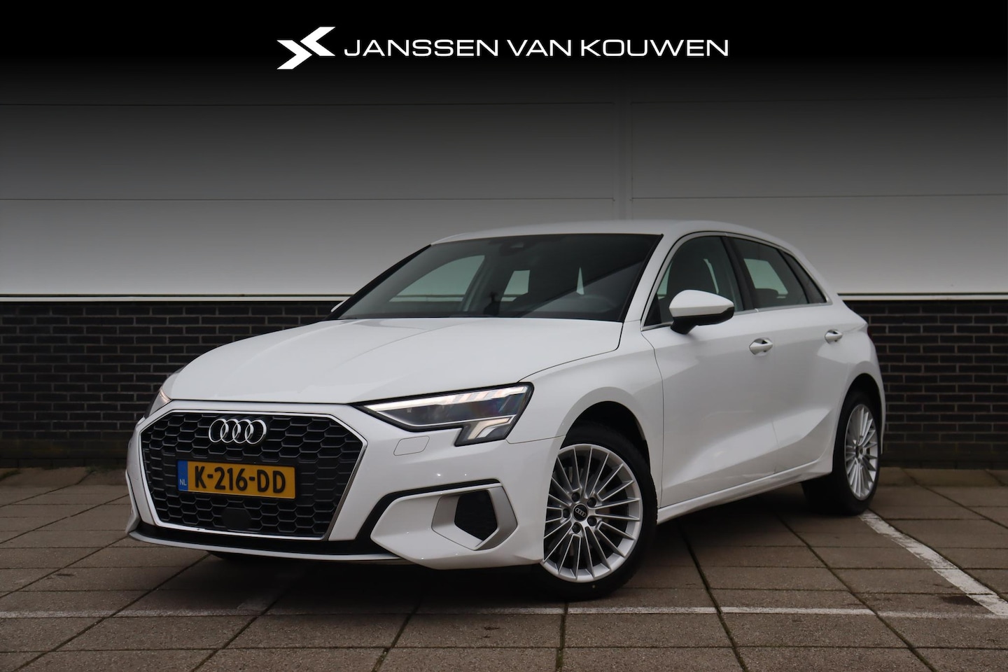 Audi A3 Sportback - 30 TFSI Business edition LED Koplampen Navigatie Clima Allseason - AutoWereld.nl