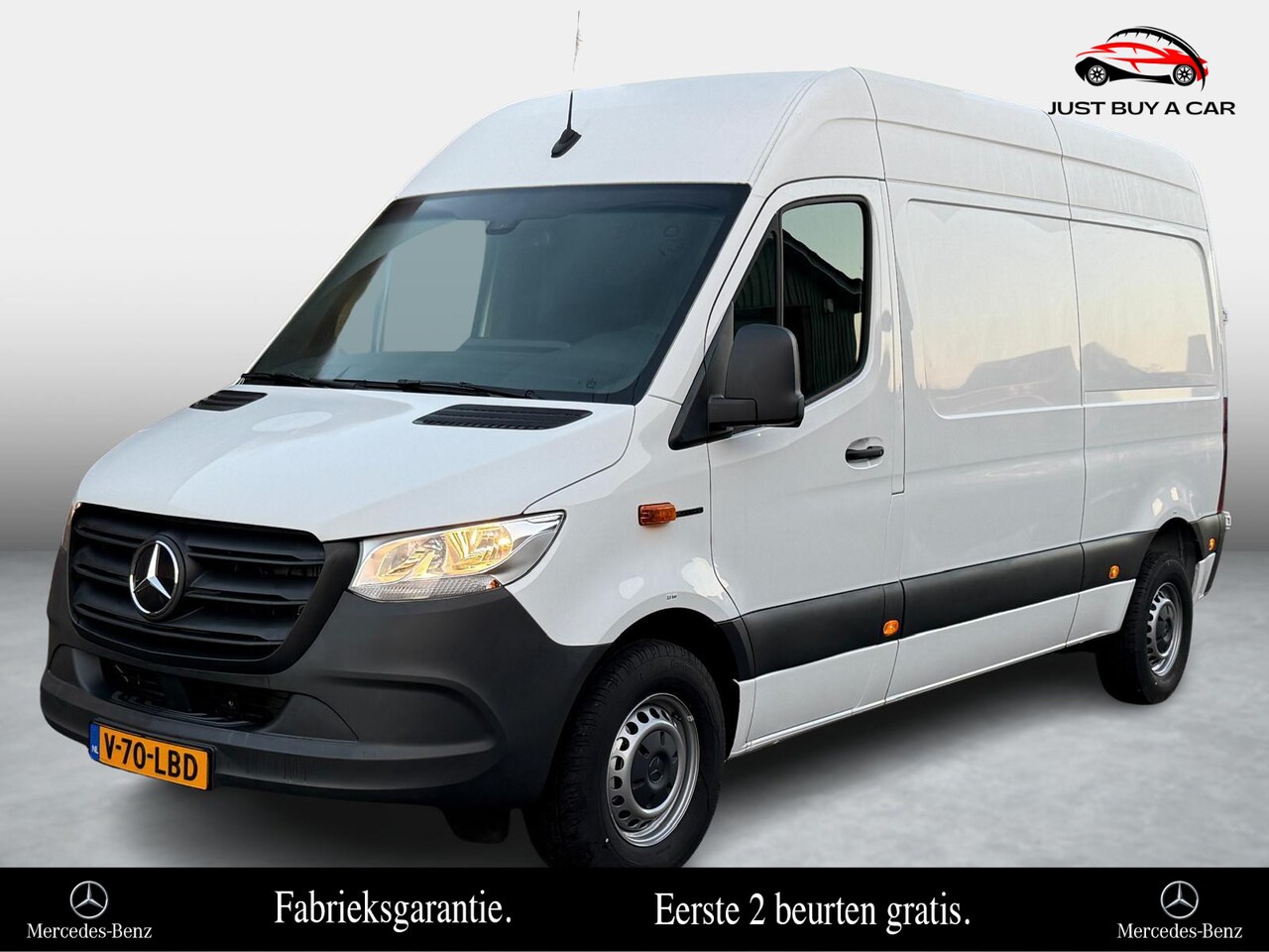 Mercedes-Benz eSprinter - eSprinter L2H2 55 kWh NP € 73.500,- / NIEUW! | Stoelverwarming | Camera | 3P | Bluetooth | - AutoWereld.nl