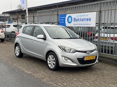 Hyundai i20 - 1.2i i-Deal | Airco | NAP | Dealer onderhouden