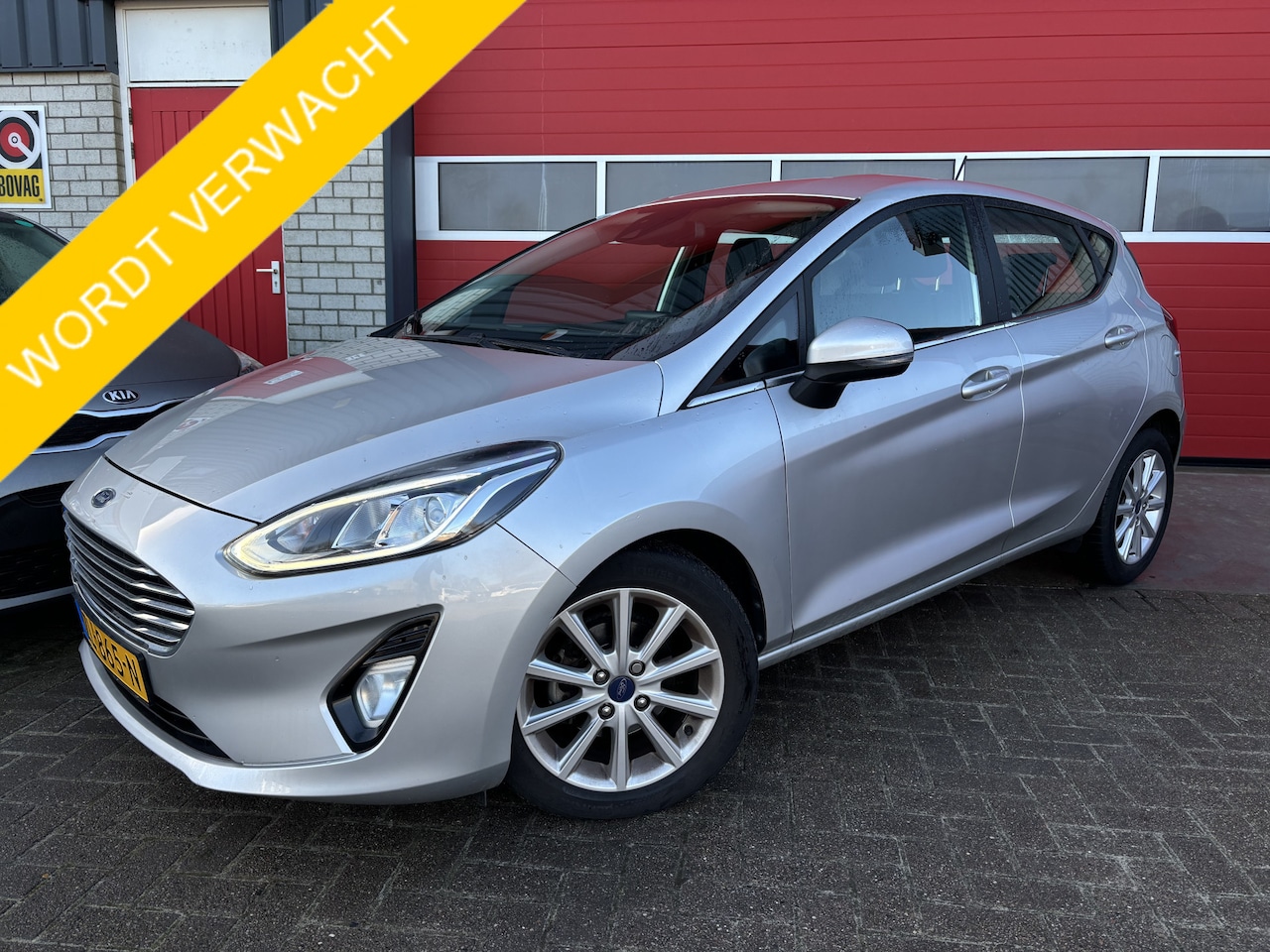 Ford Fiesta - 1.0 EcoBoost Titanium NAVI / CLIMA / CARPLAY / PDC / BLUETOOTH / CRUISE - AutoWereld.nl