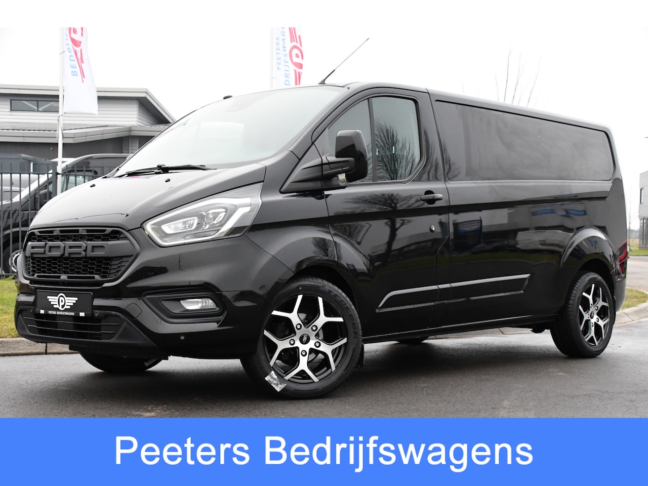 Ford Transit Custom - 300 2.0 TDCI L2H1 Limited Black Edition Camera, Cruise, Carplay, Automaat, 130PK, Multimed - AutoWereld.nl