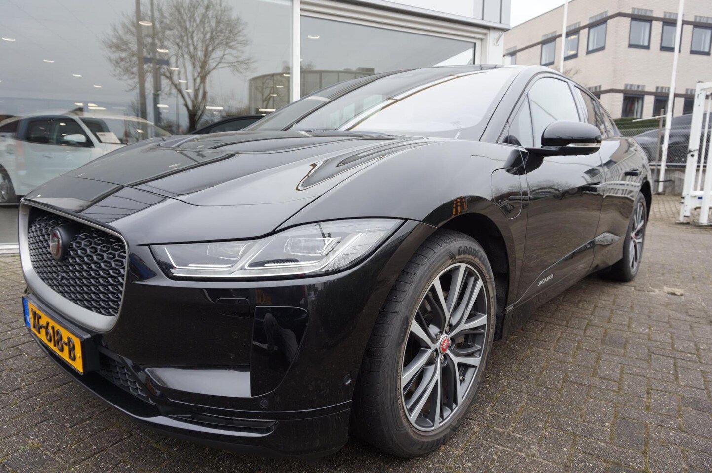 Jaguar I-PACE - EV400 First Edition / Panodak /Camera/ Meridian /20 Inch/ luchtvering / HD - AutoWereld.nl