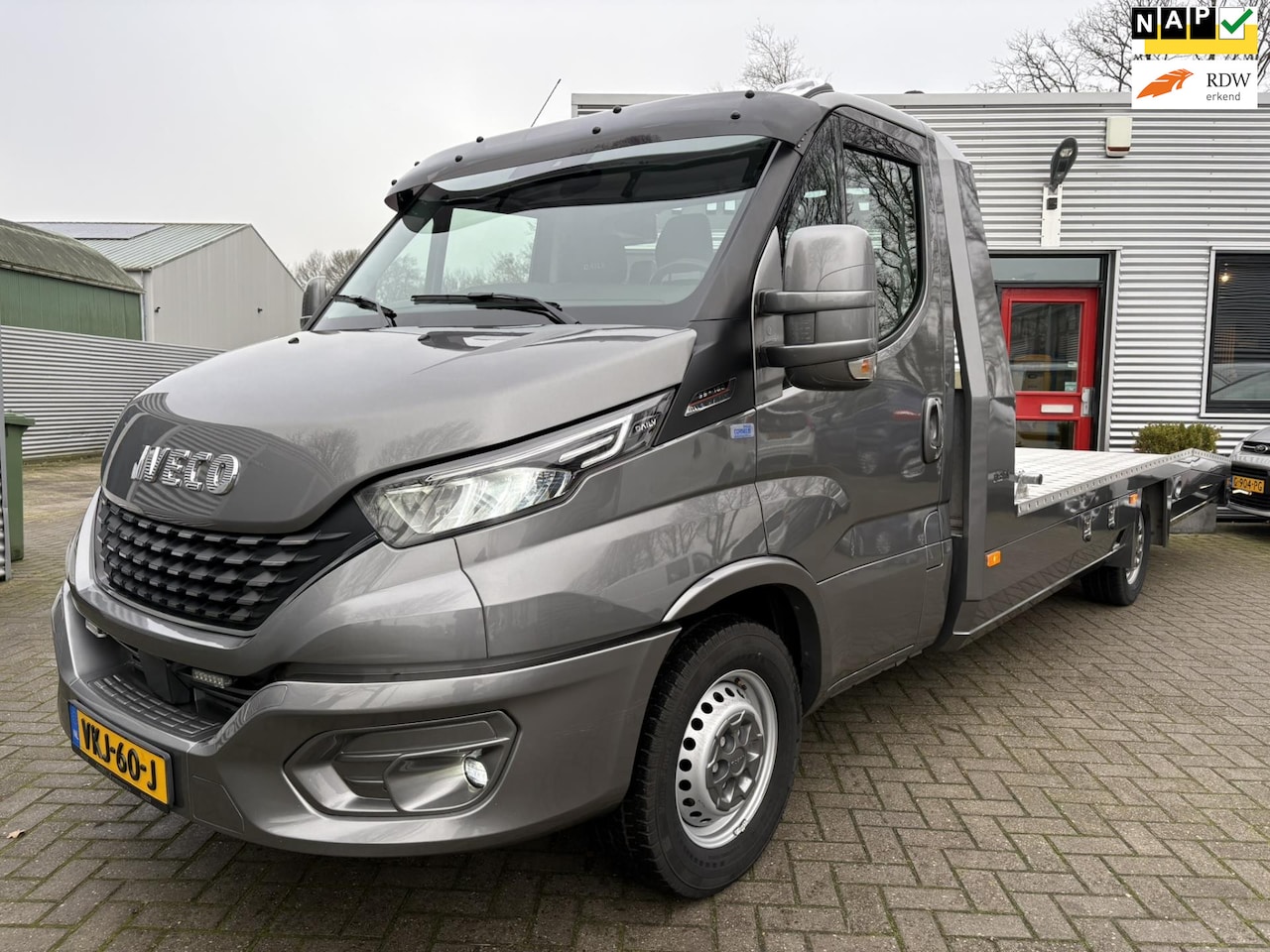 Iveco Daily - 35S18H 3.0 410 -AUTOTRANSPORTER-3 PERSOONS-AUTOMAAT-LUCHTVERING-LUCHT GEVEERDE STOEL-ADAP. - AutoWereld.nl