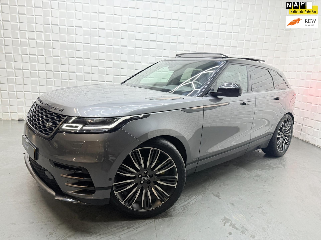 Land Rover Range Rover Velar - 3.0 D300 AWD R-Dynamic HSE - AutoWereld.nl