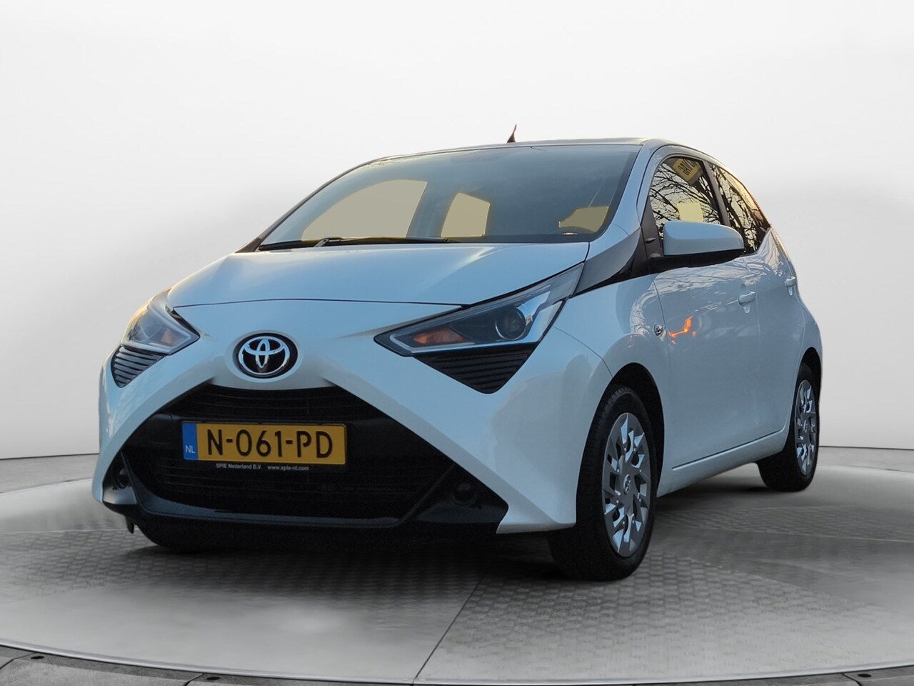 Toyota Aygo - 1.0 VVT-i x-play (73 PK) 1e-Eig. Keurig-Onderh. BOVAG-Garantie. NL-Auto. Navigatie/Apple-C - AutoWereld.nl