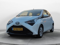 Toyota Aygo - 1.0 VVT-i x-play (73 PK) 1e-Eig. Keurig-Onderh. BOVAG-Garantie. NL-Auto. Navigatie/Apple-C